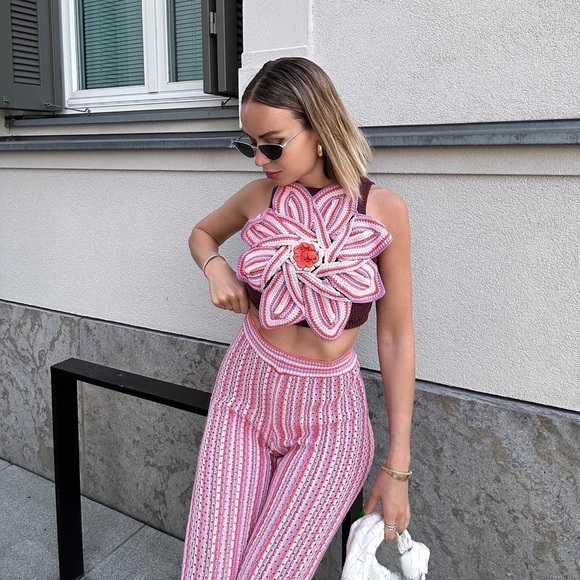 Zara Flower Crochet Knit Crop Top - Picture 3 of 17